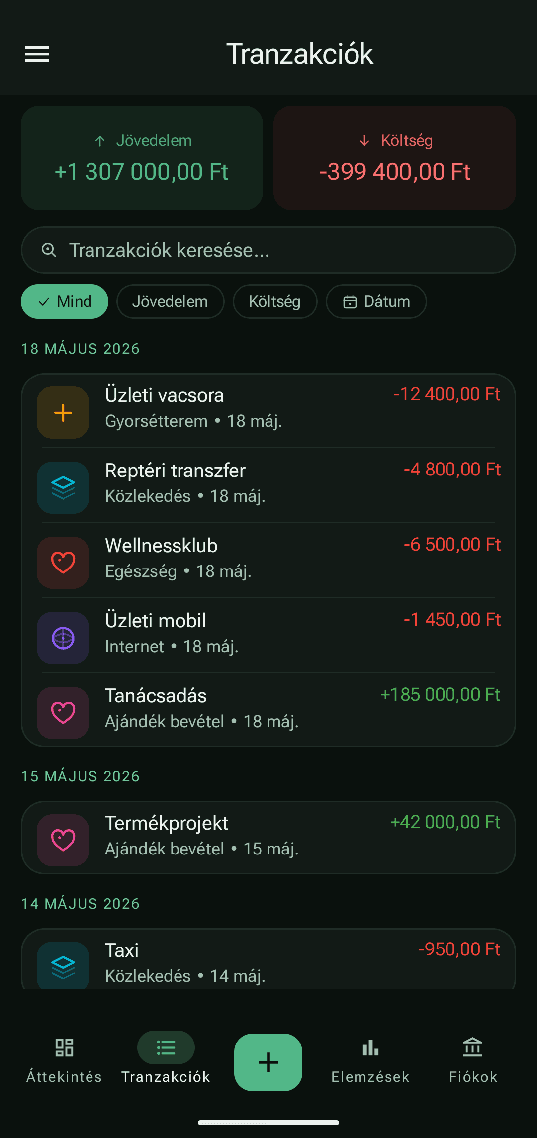 PayCheck tranzakciós előzmények valós bevételi és kiadási tételekkel