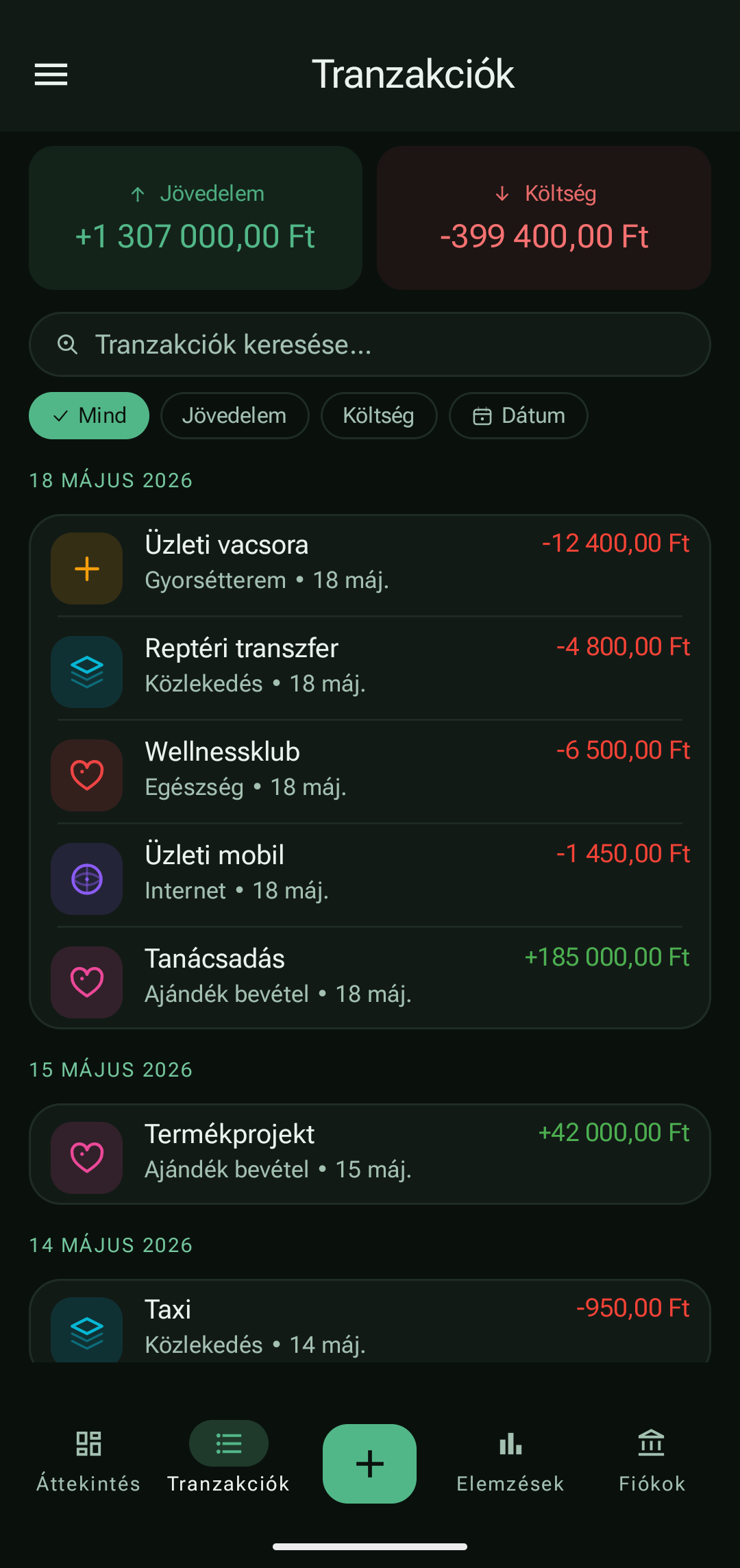 PayCheck tranzakciós előzmények valós bevételi és kiadási tételekkel